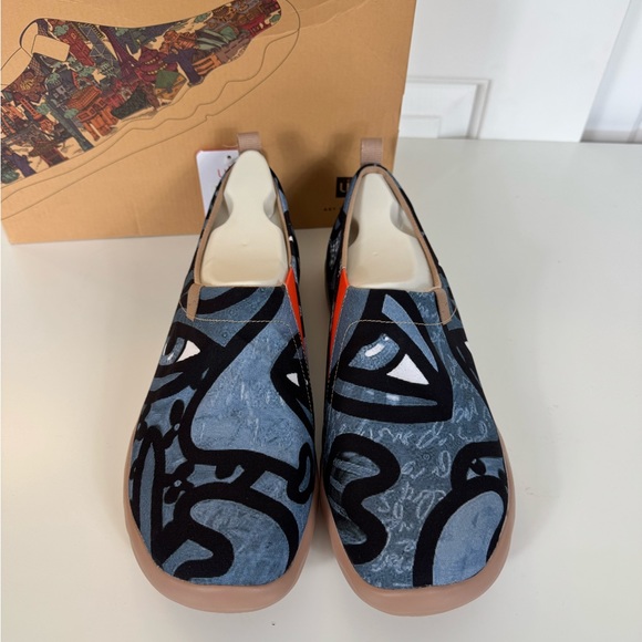 Men’s Size 11.5 UIN Slip On Shoes‎ Canvas Comfortable Loafers "Charming Kiss" - Picture 1 of 11